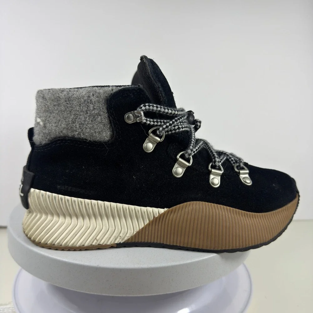 Sorel Kids Out N About III Conquest Waterproof Suede Boots Black Size 4